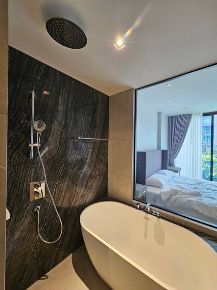 bedroom and bathroom of THE RESERVE 61 HIDEAWAY