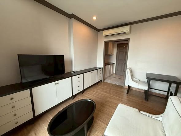 bedroom of The Reserve Kasemsan 3