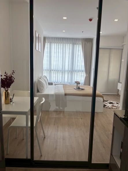 bedroom and room interior and bathroom of The Rich Rama 9 – Srinagarindra
