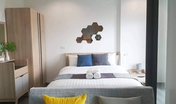 bedroom of The Rich Sathon-Taksin