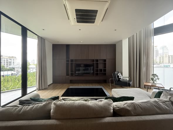 living room and room interior of The Rise Sukhumvit 39