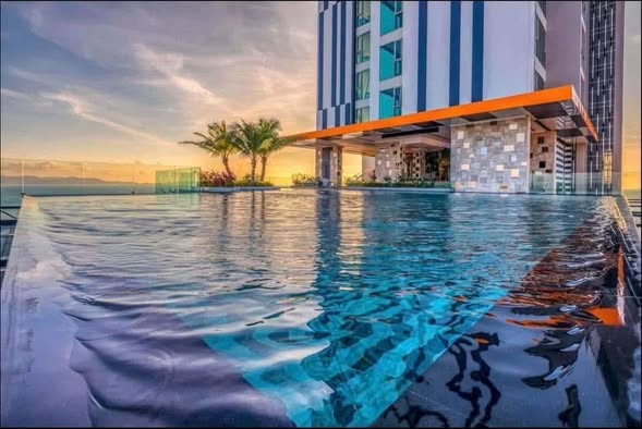 pool of The Riviera Monaco เดอะ ริเวียร่า โมนาโค