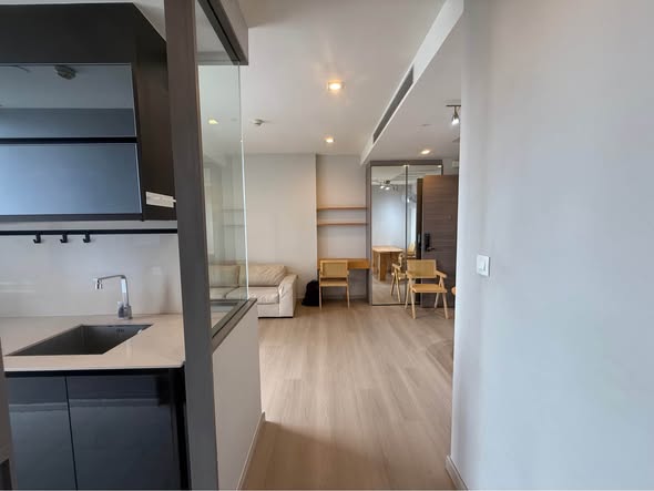 The Room Sathon @ St. Louis