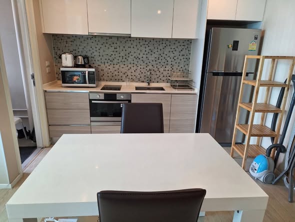 kitchen of The Room Sukhumvit 21