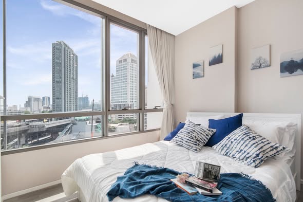 bedroom of The Room Sukhumvit 69