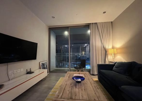 bedroom and living room of The Room Sukhumvit 69