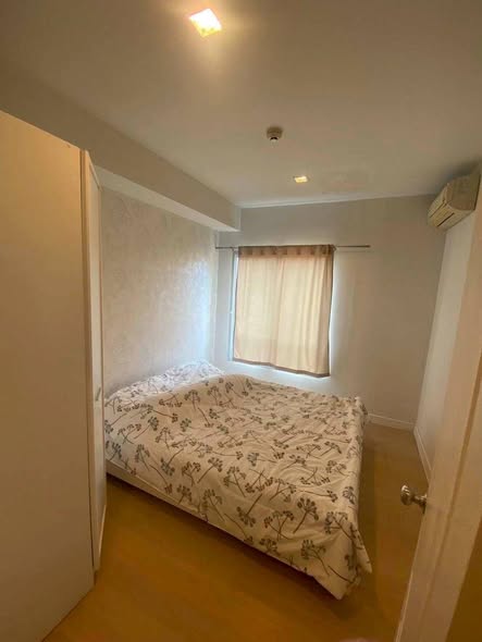 bedroom of The Seed Terre