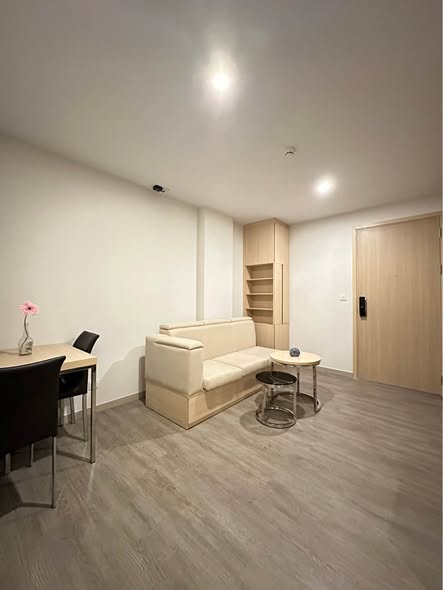 bedroom and room interior of The SHADE Sathon 1 (เดอะเชดด์ สาทร 1)