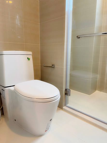 bathroom of The Sky Sukhumvit
