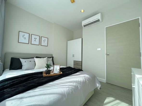 bedroom of The Sky Sukhumvit