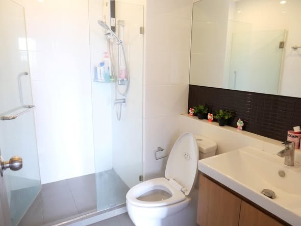 bathroom of The Tempo Grand Sathon-Wutthakat
