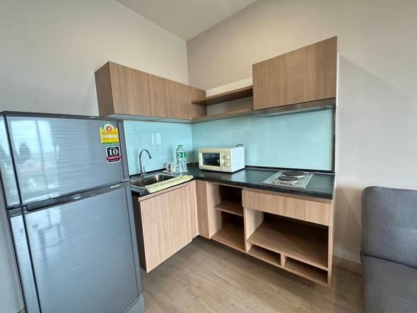 The Tempo Grand Sathon-Wutthakat