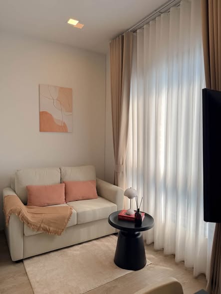 bedroom and living room of The Tree Pattanakarn-Ekkamai