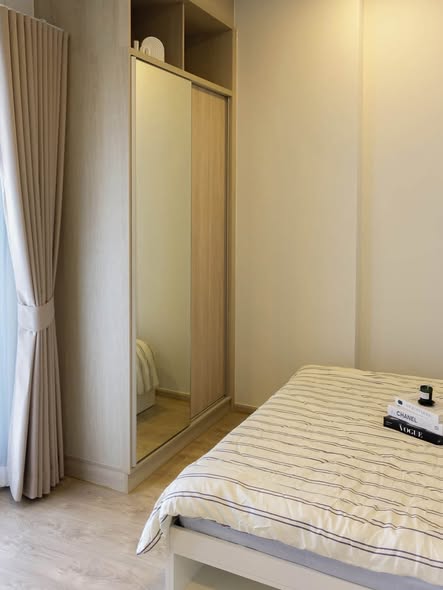 bedroom and room interior of The Tree Pattanakarn-Ekkamai