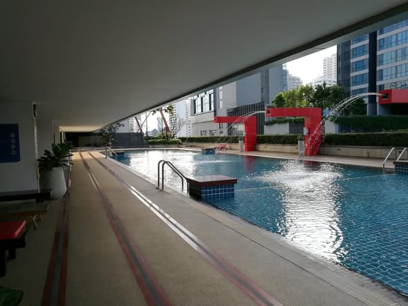 pool of The Trendy Office Building