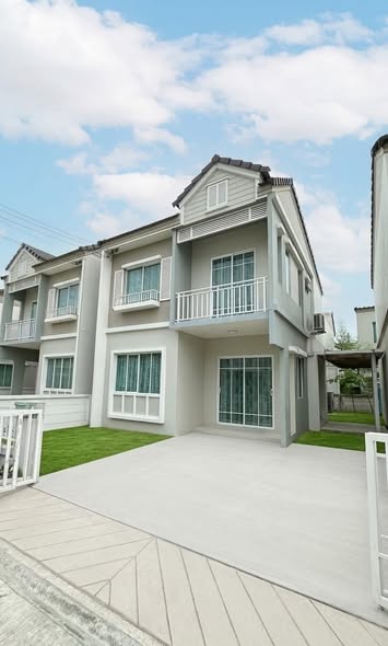 The Village Bangna – Wongwaen 2