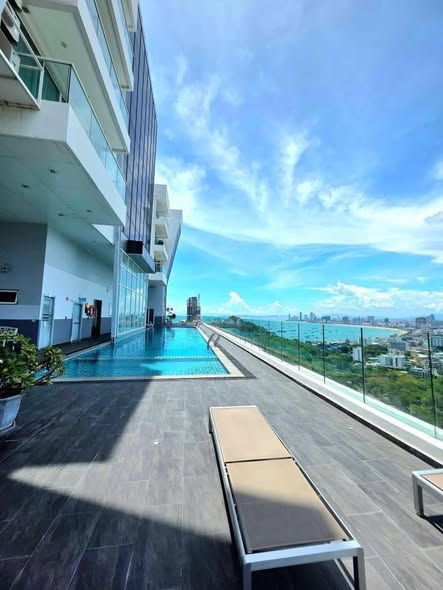 pool of The Vision Condo