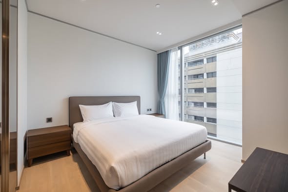 bedroom of Tonson One Residence ต้นสน วัน เรสซิเดนซ์
