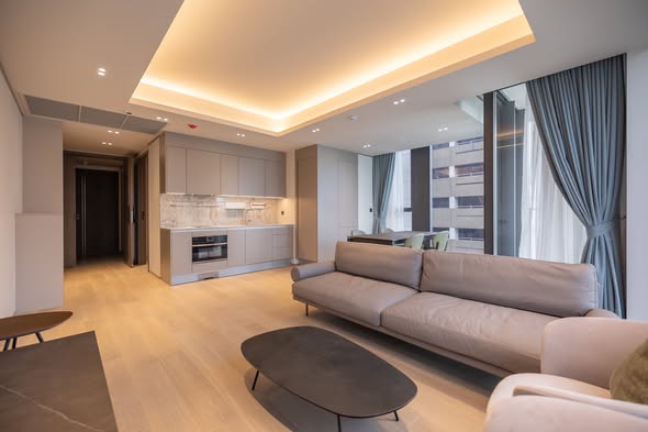 living room and bedroom of Tonson One Residence ต้นสน วัน เรสซิเดนซ์