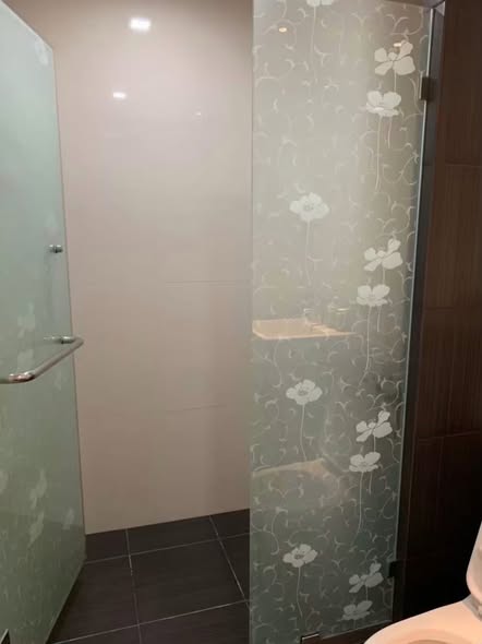 room interior and bathroom of Tree Condo Sukhumvit 42