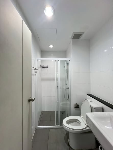 room interior and bathroom of Unio Sukhumvit 72 Phase 2 Building A