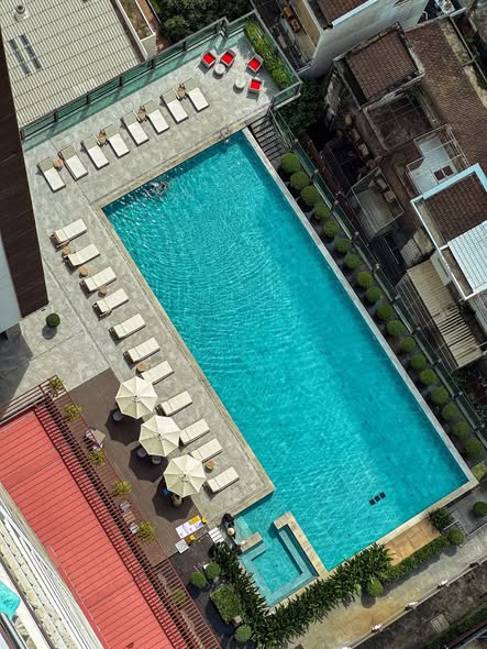 pool of Urbana Sathorn