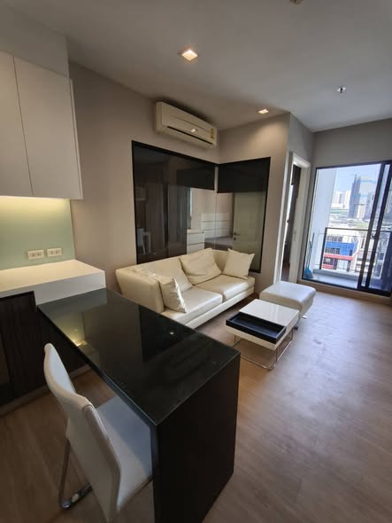 Urbano Absolute Sathon-Taksin