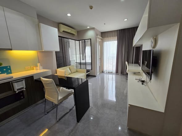 Urbano Absolute Sathon-Taksin