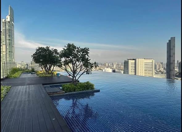 pool of Urbano Absolute Sathon-Taksin