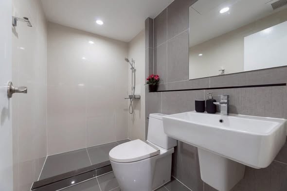 bathroom of Very Sukhumvit 72 เวรี่ สุขุมวิท 72