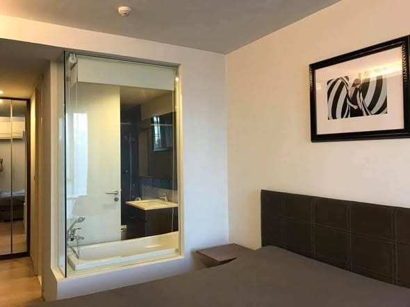 bedroom and room interior of Via 49