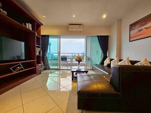 living room and bedroom of View Talay 5D