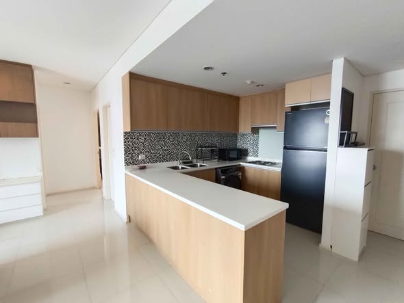 kitchen of Villa Asoke Condominium