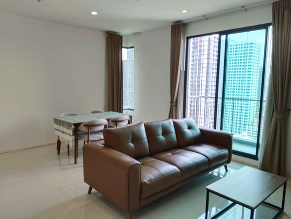 living room and bedroom of Villa Asoke Condominium