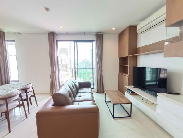living room and bedroom of Villa Asoke Condominium