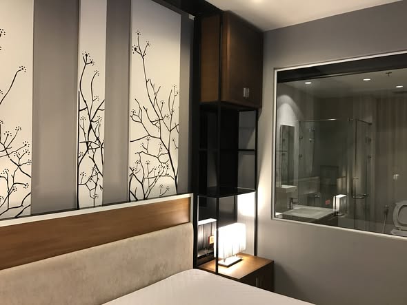 bedroom and bathroom of Villa Ratchatewi