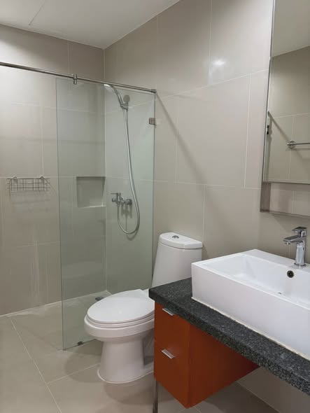 room interior and bathroom of Villa Sathon Condominium