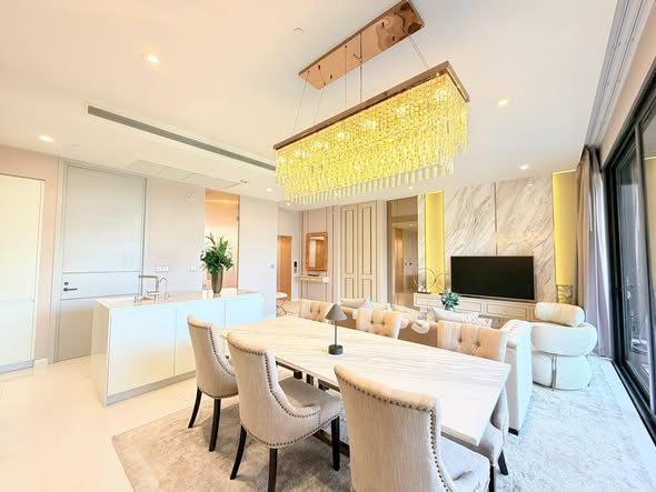 living room and room interior of VITTORIO Sukhumvit 39 วิตโตริโอ สุขุมวิท 39