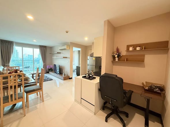 Voque Sukhumvit 16 Residential Condominium