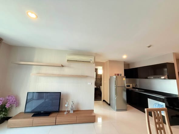 Voque Sukhumvit 16 Residential Condominium