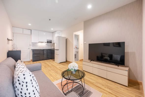 living room of Waterford Diamond Tower