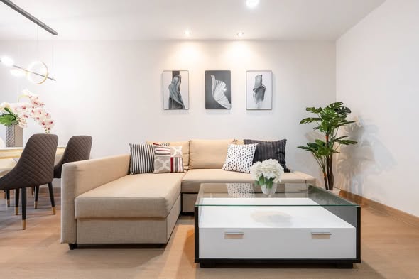 living room of Waterford Diamond Tower