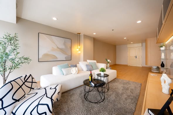 living room of Waterford Diamond Tower