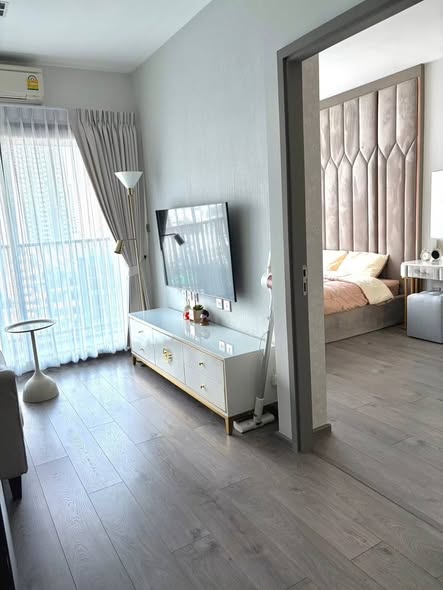 bedroom and room interior of Whizdom Avenue Ratchada-Ladprao