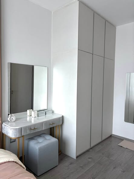 room interior and bathroom of Whizdom Avenue Ratchada-Ladprao