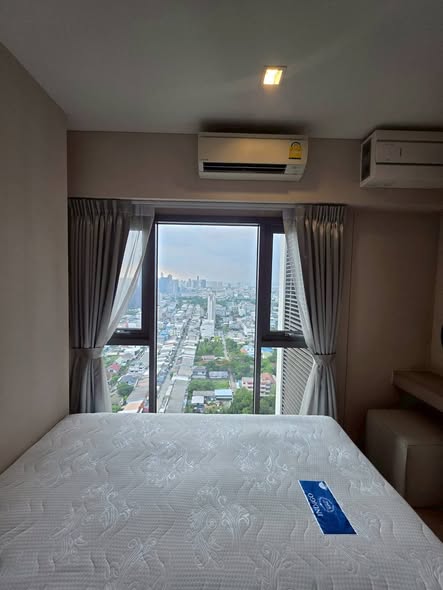 bedroom of Whizdom Connect Sukhumvit