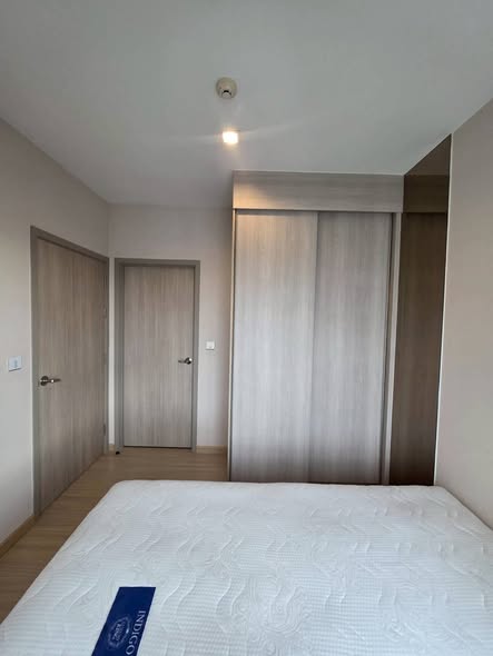 bedroom and room interior of Whizdom Connect Sukhumvit