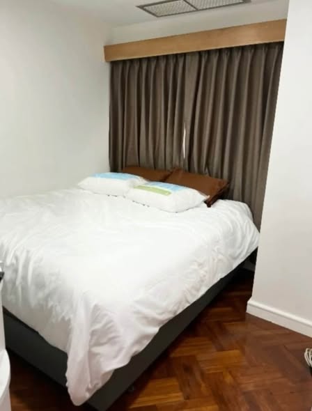 bedroom of Witthayu Complex