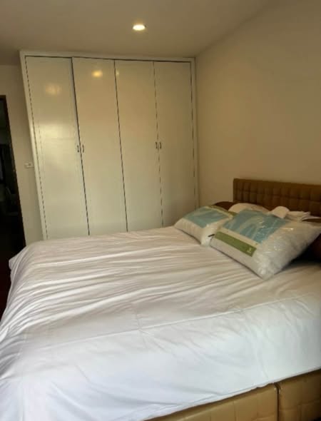 bedroom and room interior of Witthayu Complex
