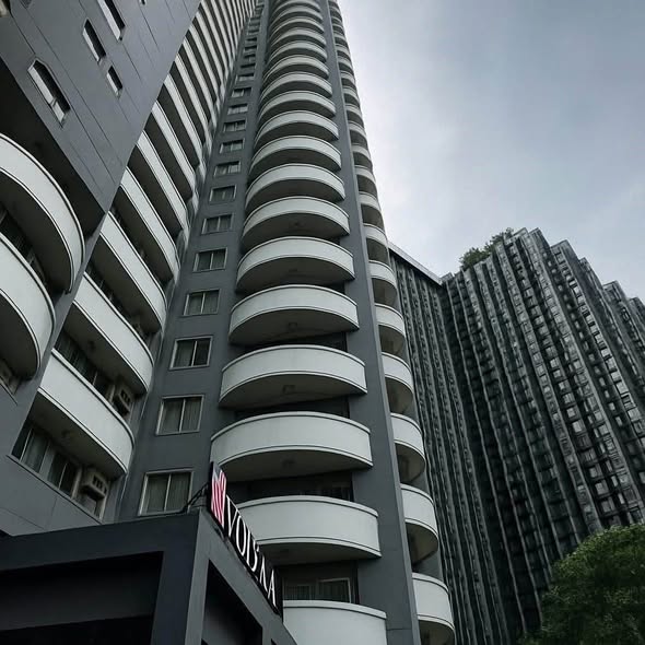 Witthayu Complex
